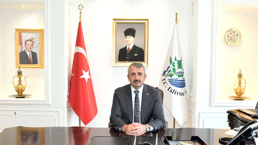 Vali Sezer, “Şehitlerimizi minnetle anıyoruz”