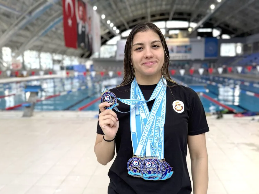 Milli yüzücü Dila Gençay’ın hedefi Çekya’da kürsü