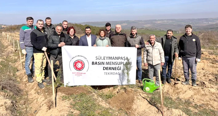 Gazetecilerin fidan dikimi 2 - Tekirdağ’da basın mensupları fidan dikti