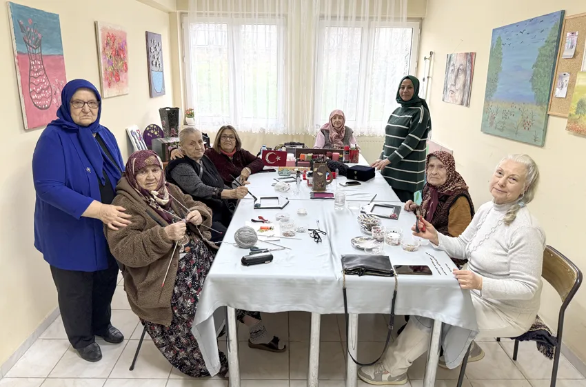 Tekirdağ’da huzurevi sakinleri, açılan kurslar sayesinde sosyalleşiyor