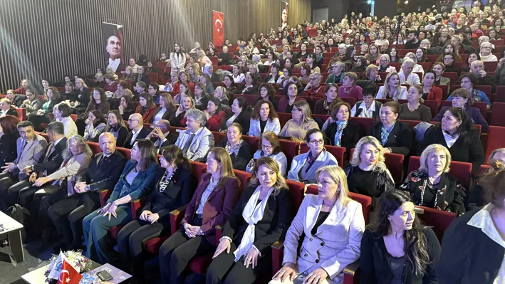 Kadin paneli 2 - Tekirdağ’da “Kadınların Sözü, Kadınların Gücü” paneli düzenlendi