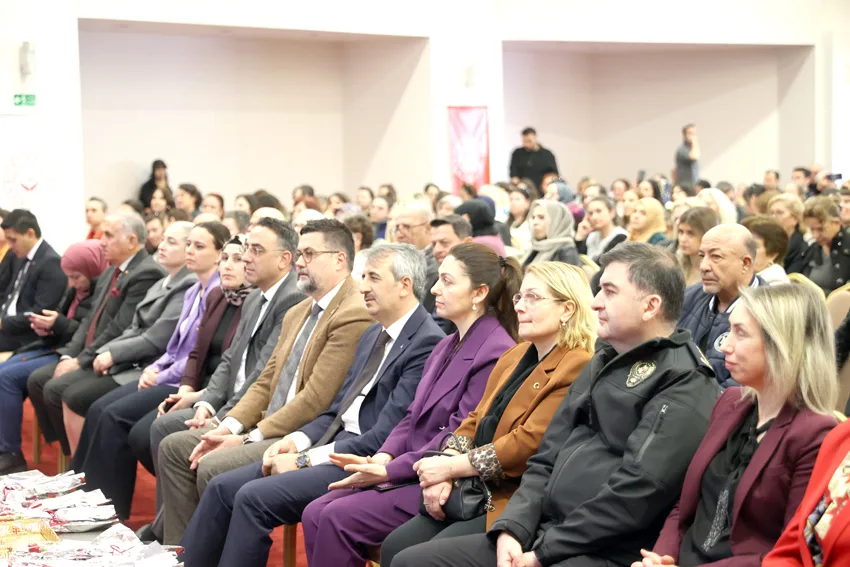 Kadin turkuleri konseri 2 - Kadınların sesi türkülerle yankılandı