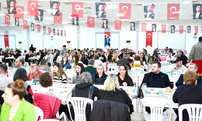 Kirklareli belediye baskani ogretmenler iftar 2 - Kırklareli Belediye Başkanı Bulut, öğretmenlerle iftarda buluştu