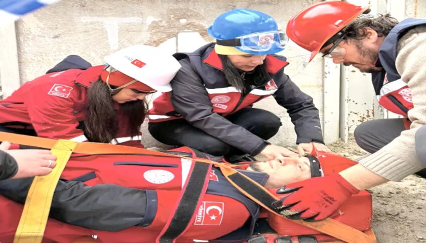 Tekirdağ’da MEB-AKUB ekibine “Afetlerde Acil Barınma Hafif Düzey Akreditasyon” eğitimi