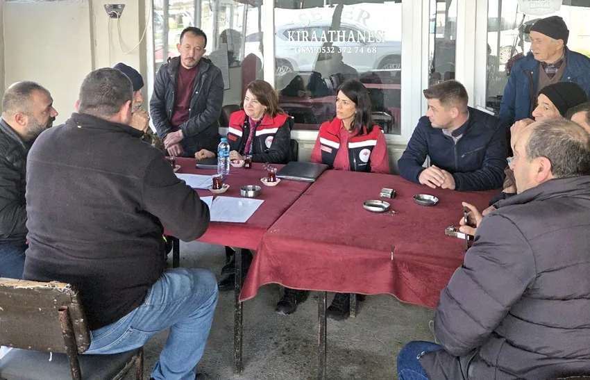 Tekirdağ’da üreticilerle buluşan ekipler tarımsal bilgilendirme yapıyor
