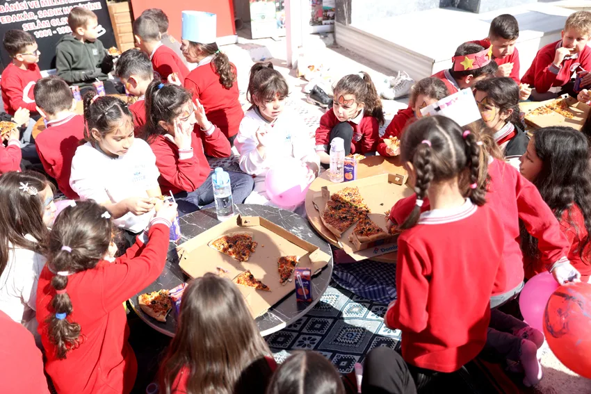 Kırklareli’nde çocuklara özel tekne orucu iftarı düzenlendi