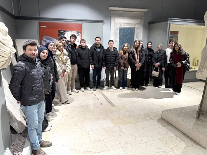 Universitelilerin muze gezisi 2 - Tekirdağ’da üniversite öğrencileri müzeleri gezdi