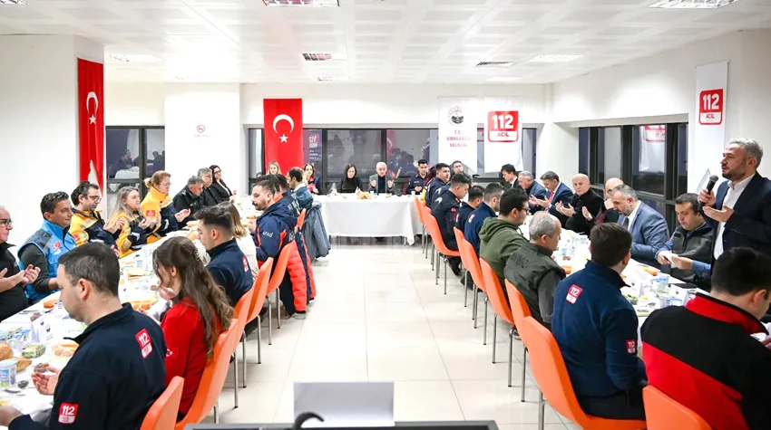 Kırklareli Valisi Turan, 112 Acil Çağrı Merkezi personeliyle iftar yaptı