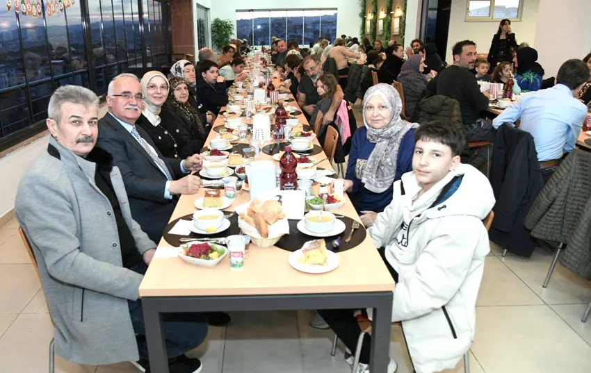 Tekirdağ Valisi Soytürk, koruyucu aileler ve çocuklarla iftar yaptı