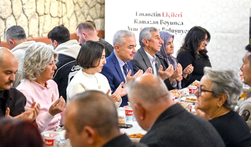 Kırklareli Valisi Turan, muhtarlar ve üniversite öğrencileriyle iftarda buluştu