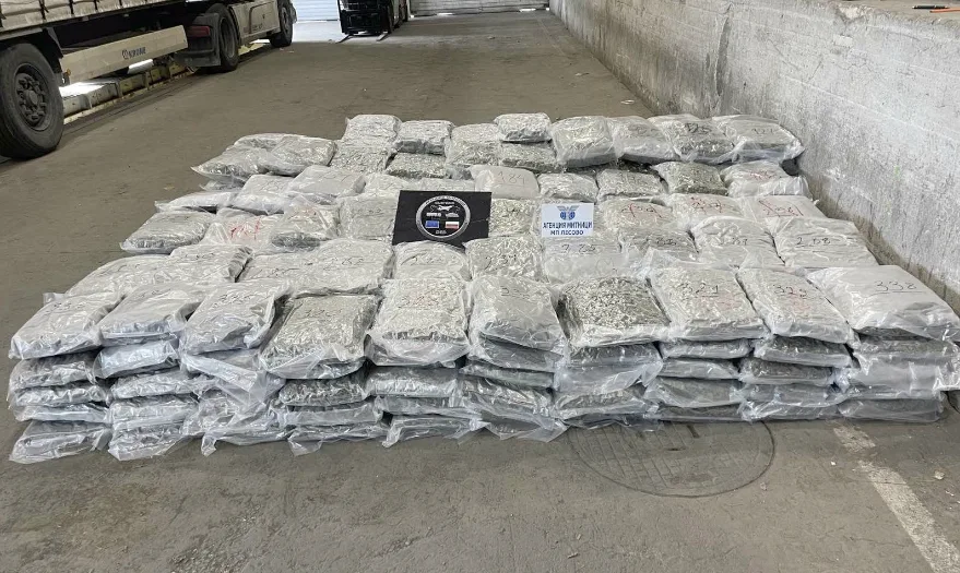 Çamaşır makinesi yüklü TIR’dan 362,8 kilo uyuşturucu çıktı
