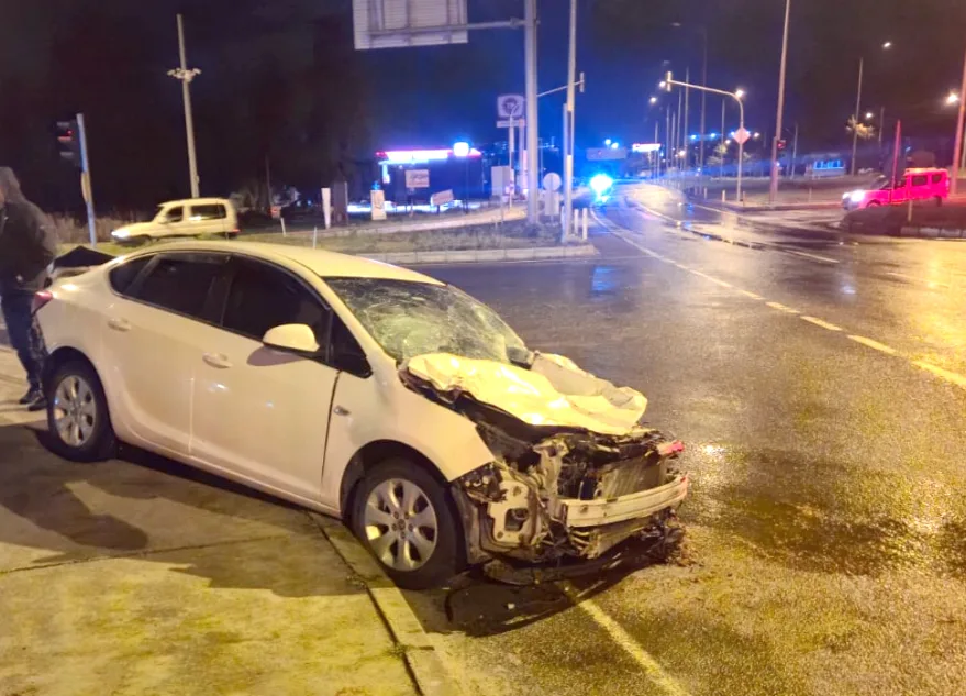 TIR ile otomobil çarpıştı: 1 yaralı