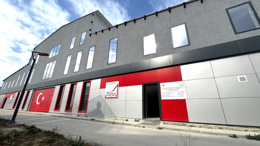 Tekirdağ’da kurulan deprem laboratuvarında binalar gerçek ölçekte test ediliyor