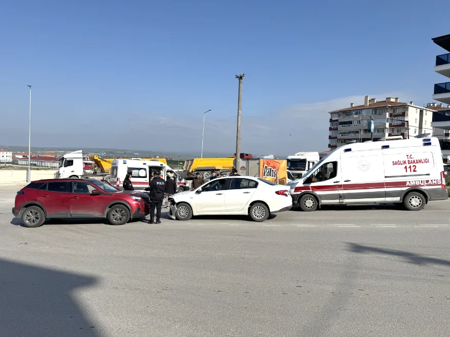 Edirne’de 3 aracın karıştığı kazada bir kişi yaralandı