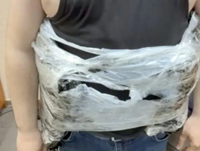 Beline sarılı uyuşturucuyla sınırda yakalandı