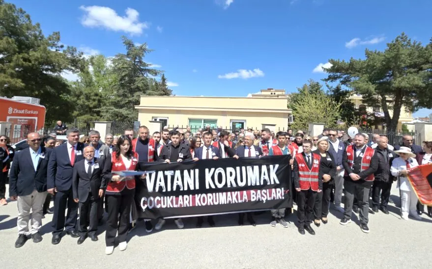 CHP Genclik Kollari Yuruyus 1 - CHP Gençlik Kollarından şiddete karşı yürüyüş