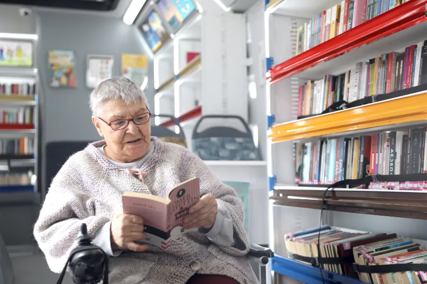 Edirne’de çocuklar ve huzurevi sakinleri birlikte kitap okudu