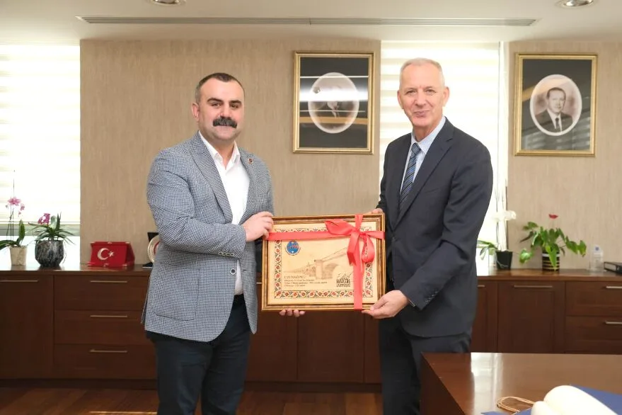 Başkan Martin’in altyapı projeleri için temasları sürüyor