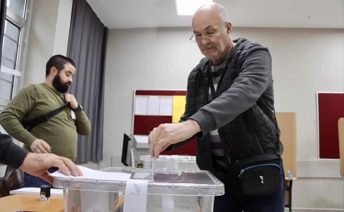 Çifte vatandaşlar Bulgaristan seçimleri için sandık başında