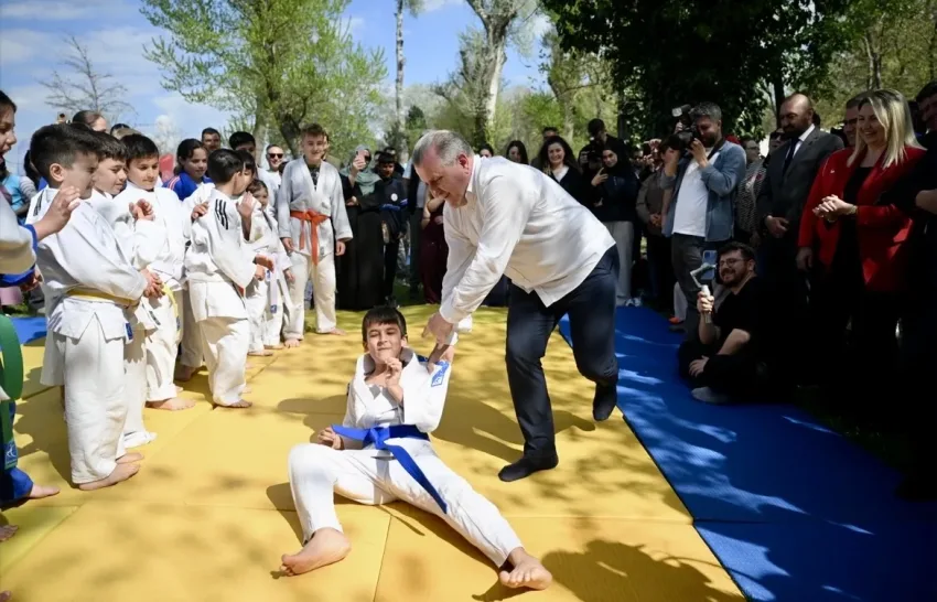 IMG 1177 e1776614460290 - Gençlik ve Spor Bakanı Bak, Edirne’de konuştu