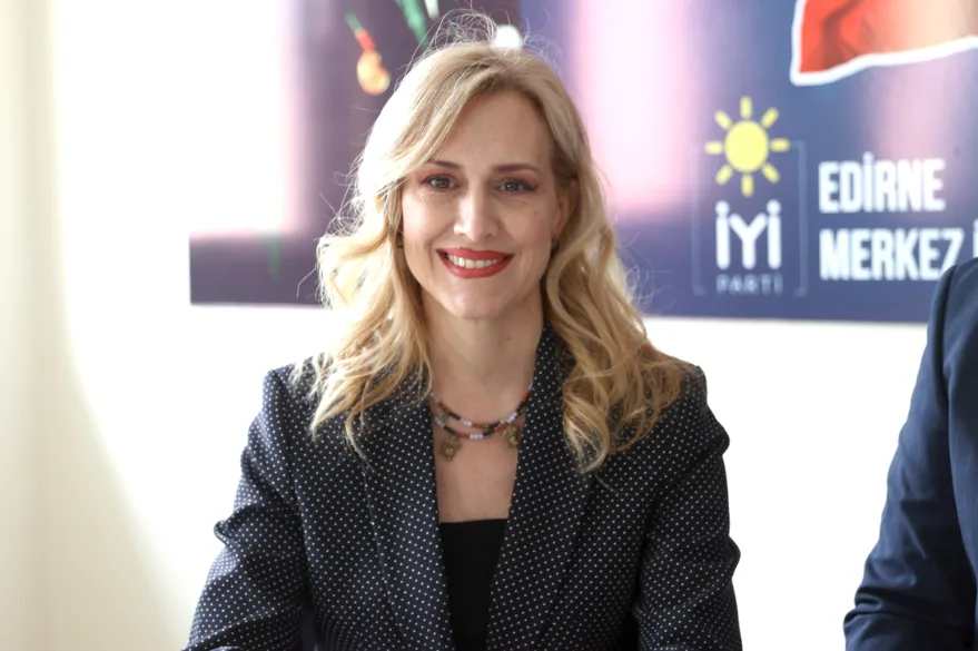 İYİ Partili Sayan, Edirne’de partililerle bir araya geldi