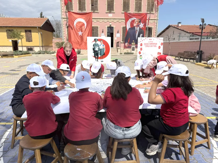 Kizilay Senlik 3 - Minik kalpler 23 Nisan’ı Kızılay şenliğiyle kutladı