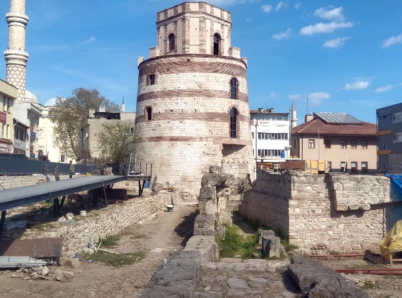 Makedon Kulesi Mayıs ayında kapılarını açıyor