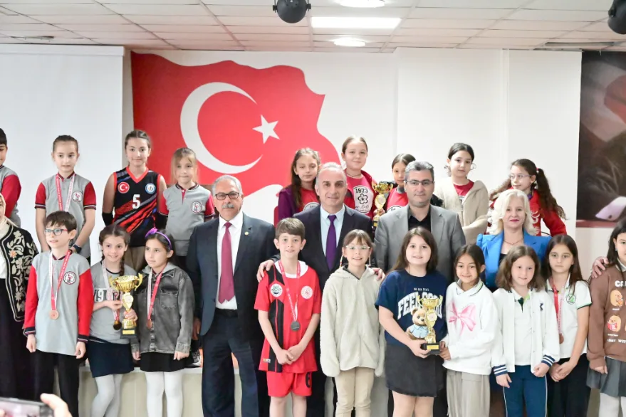 Oryantiring Yarışmasında ödüller verildi    