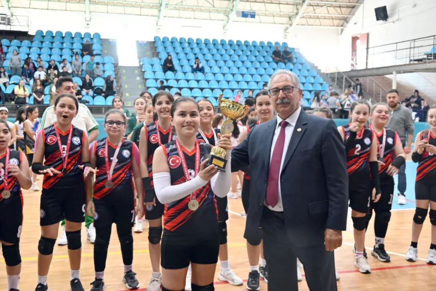 Mahalle Ligi’nde Şampiyon Plevne İlkokulu