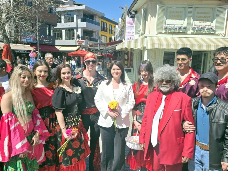 Romanlar Gunu Kutlama 4 - Dünya Romanlar Günü’ne renkli kutlama