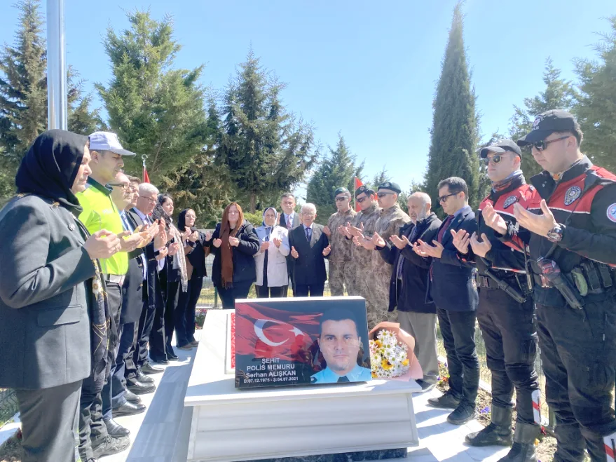 Edirne’de Polis Haftası’nda şehitler anıldı