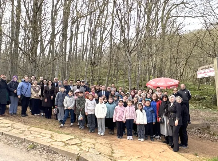 Ogrenciler dupnisa 2 - Kırklareli’nde öğrenciler Dupnisa Mağarası’nı gezdi