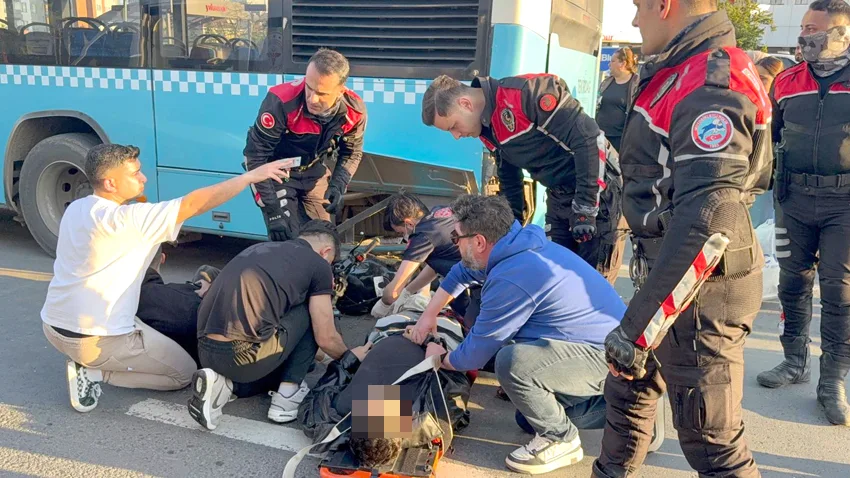 Tekirdağ’da otobüse arkadan çarpan motosikletteki 2 kişi yaralandı