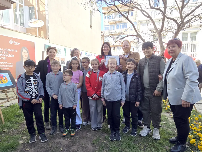 Resim sergisi 7 - Çocukların dünyası Konak Edirne’de sergilendi