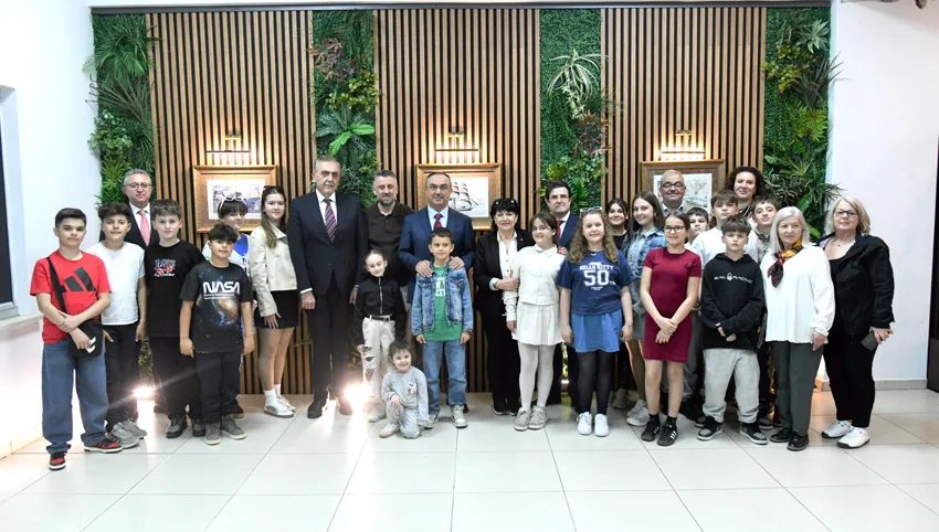 Tekirdağ Valisi Soytürk Kosovalı öğrencilerle bir araya geldi