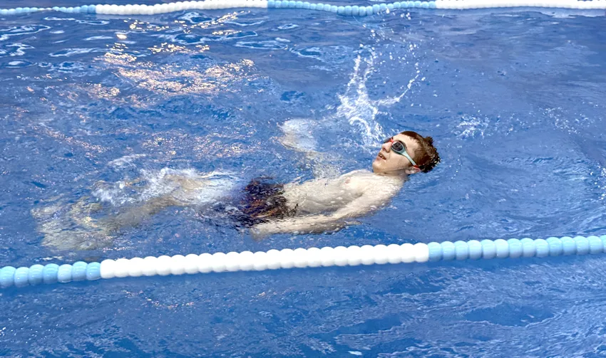 Otizmli Umut’un kulaçları madalya getirdi