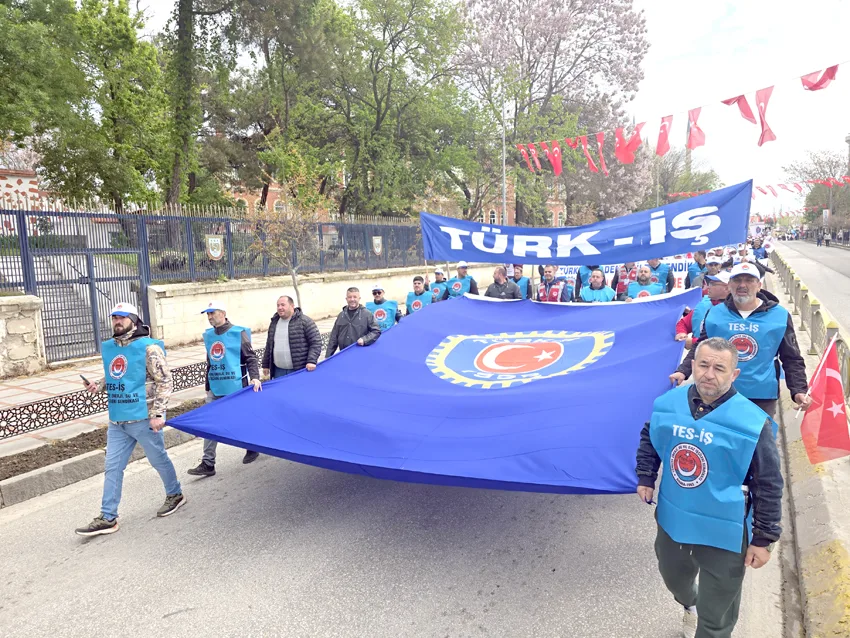 1 mayis kutlamalari 12 - Meydanlarda 1 Mayıs coşkusu