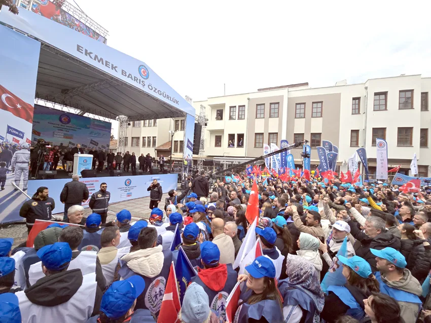 Meydanlarda 1 Mayıs coşkusu