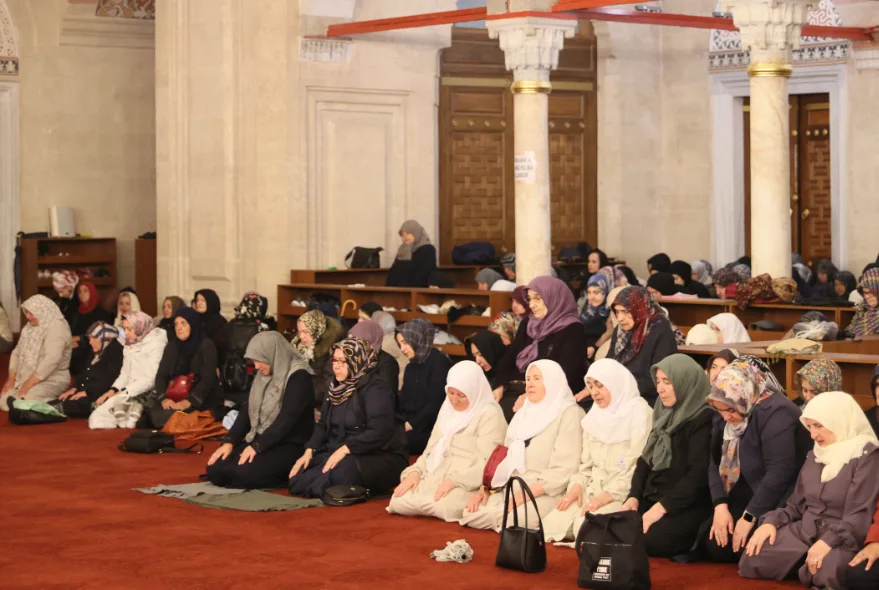 AA 20260430 41256071 41256060 HACI ADAYLARI SELIMIYE CAMISINDE DUALARLA KUTSAL TOPRAKLARA UGURLANDI - Hacı adayları Selimiye’den dualarla kutsal topraklara uğurlandı