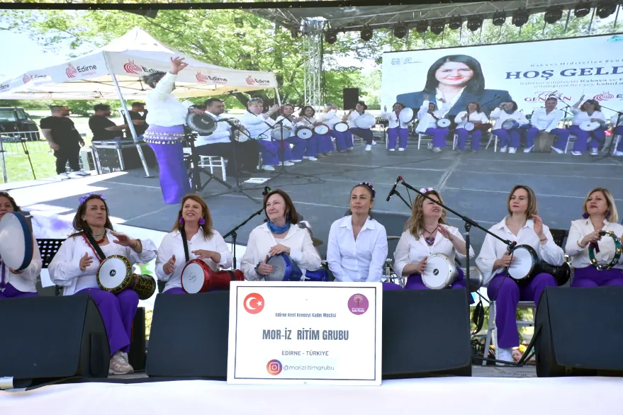 AA 20260505 41293800 41293793 KAKAVA VE HIDIRELLEZ SENLIKLERI KUTLAMALARI SARAYICINDE RITIM VE DANS GOSTERILERIYLE BASLADI - Kakava şenlikleri Edirne’de renkli gösterilerle başladı