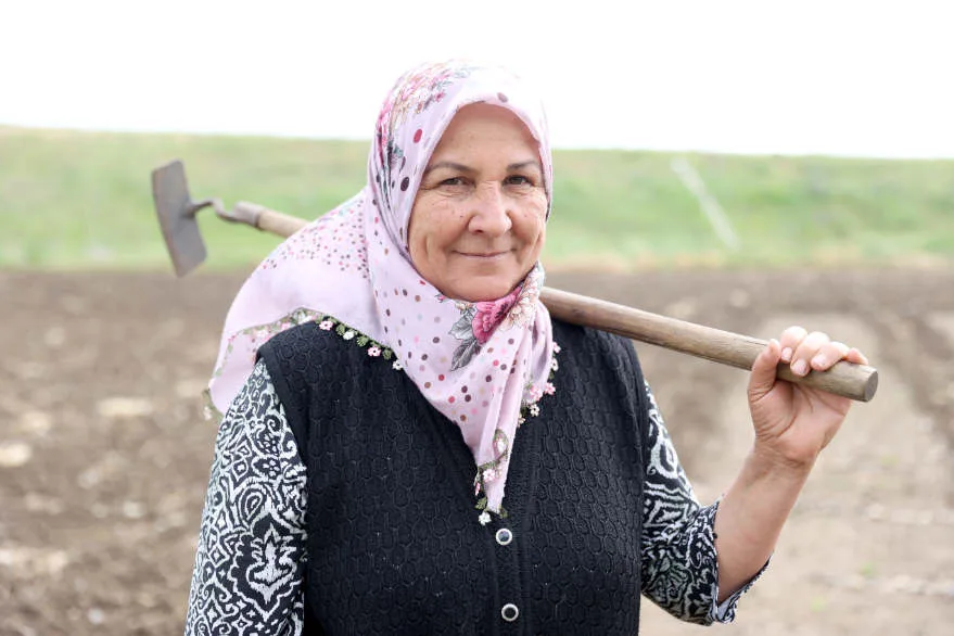 AA 20260514 41377226 41377216 KIRKLARELINDE CIFTCI KADINLAR URETIMIN YUKUNU OMUZLUYOR - Kırklareli’nde çiftçi kadınlar üretimin yükünü omuzluyor