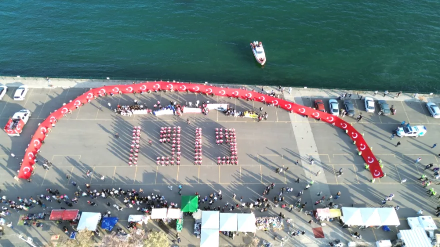 Tekirdağ’da polisler ve sporcular 1919 koreografisi oluşturdu