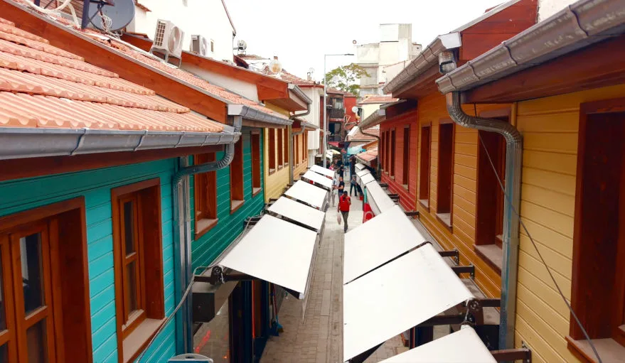 Edirne’nin yenilenen “Dar Çarşısı” kente renk kattı