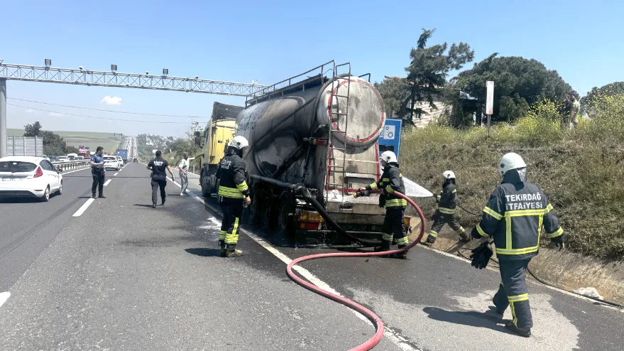 Tekirdağ’da çimento yüklü kamyon alev aldı
