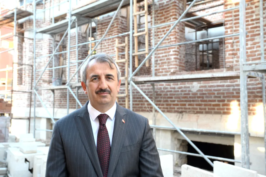 AA 20260520 41436456 41436452 EDIRNEDE TURK BAYRAGININ KURTULUSTA ILK KEZ GONDERE CEKILDIGI TARIHI KARAKOL IHYA EDILIYOR - Tarihi Manyas Karakolu yeniden ayağa kalkıyor