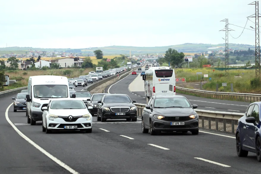 İstanbul-Tekirdağ kara yolunda bayram yoğunluğu