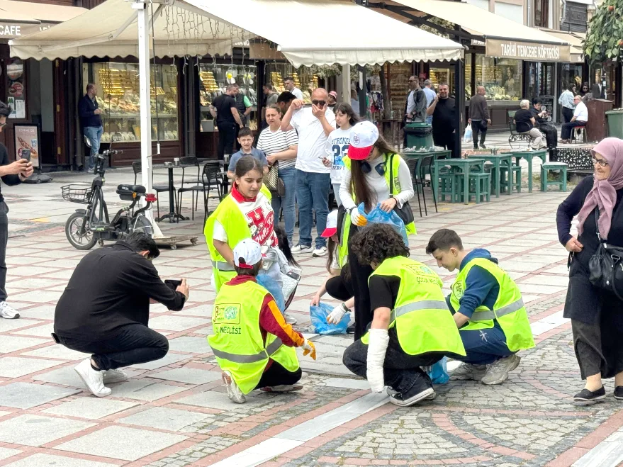 Minik ellerden çevreye büyük katkı