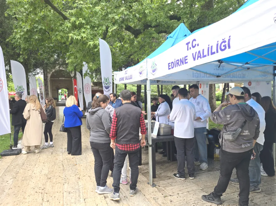 Gaziler Helvasi 3 - Damaklar tarihe yolculuk etti