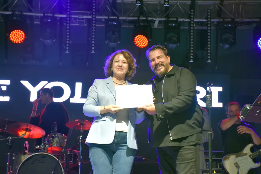 Gece Yolcuları’na yıllar sonra sahnede diploma