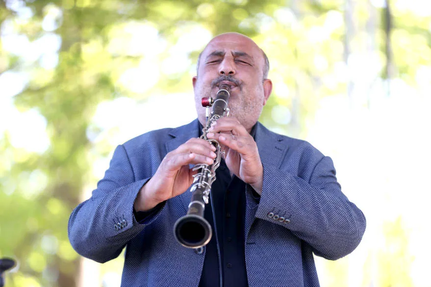 Klarnetiyle Türk müziğine caz ve blues dokunuşu katıyor